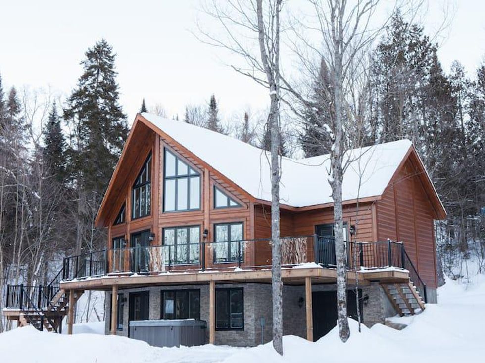 9 Airbnb Chalets To Rent Less Than 2.5 Hours From Montreal For A Winter Wonderland Weekend