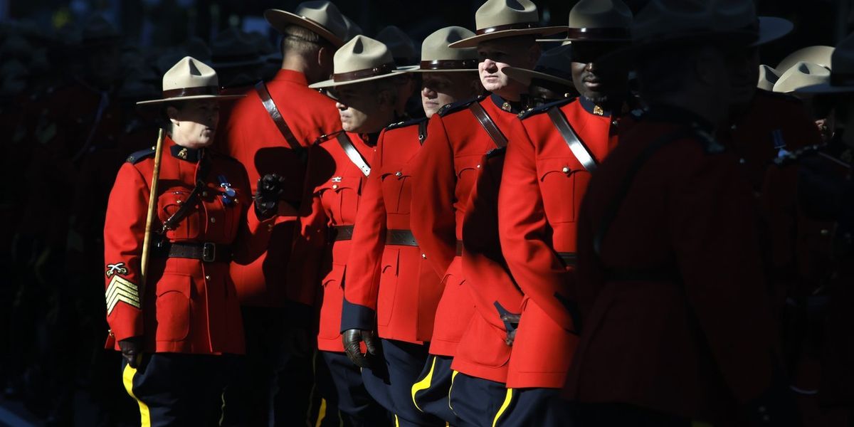 In the news today: six officers honoured, Quebec vote nears, Swift makes VMA history In the news today: six officers honoured, Quebec vote nears, Swift makes VMA history