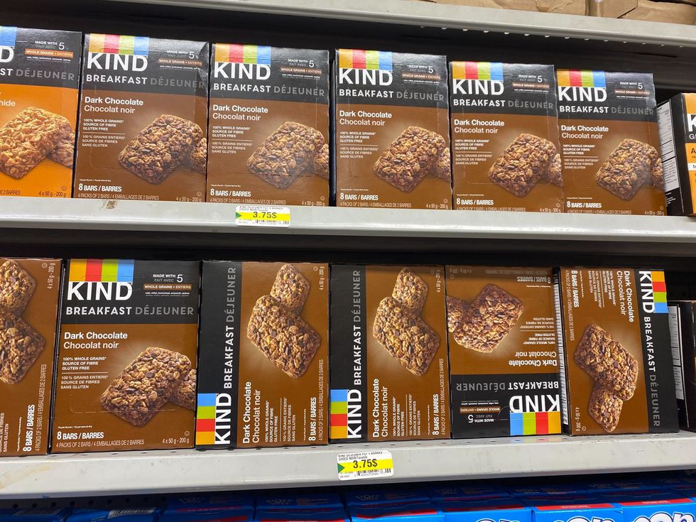 A pack of breakfast granola bars.