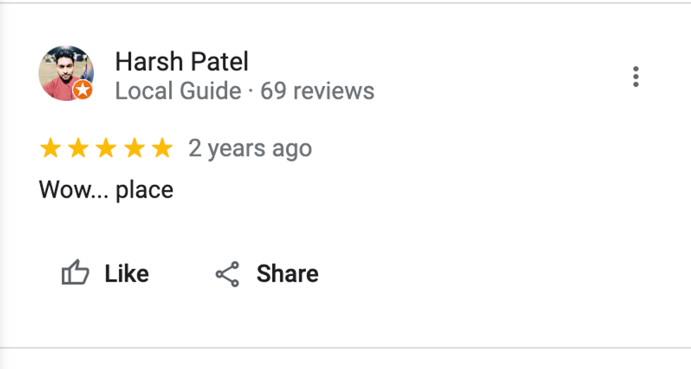 A review of Mont-Royal metro station simply reading, "Wow... place."