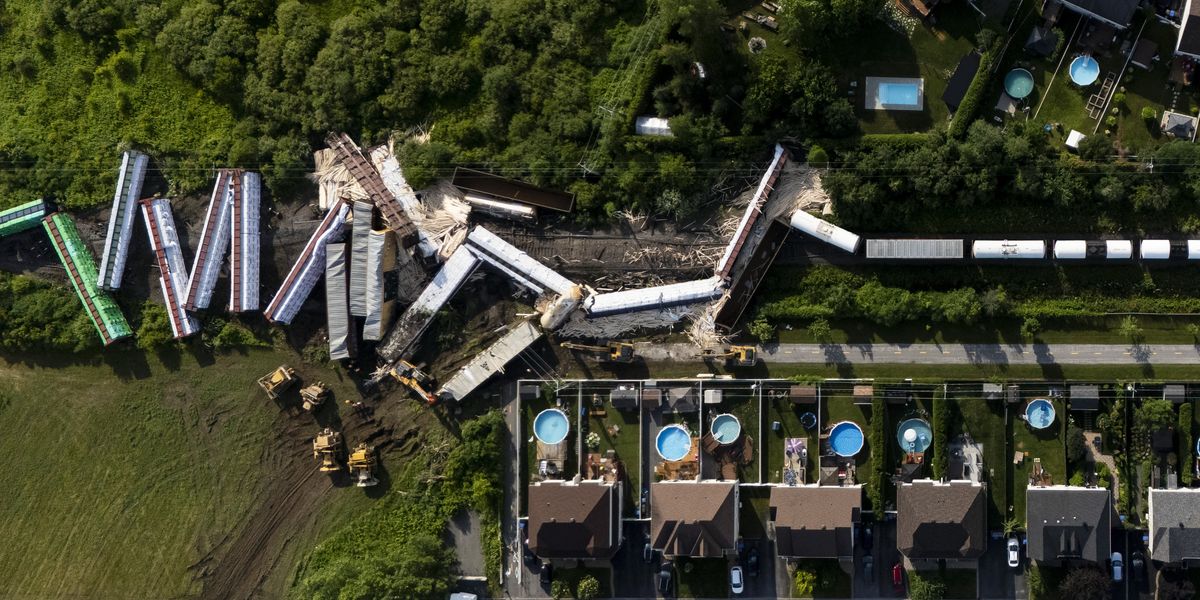 Repentigny train derailment near Montreal sent 45 cars off the tracks (PHOTOS) Repentigny train derailment near Montreal sent 45 cars off the tracks (PHOTOS)