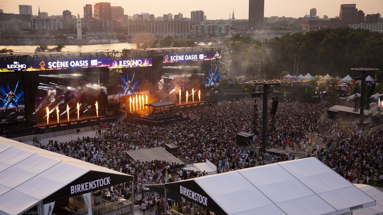 Aerial view of the crowd at ILESONIQ music festival 2025.