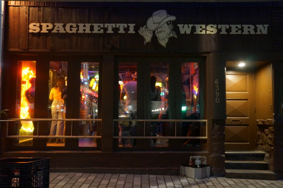 An exterior view of Spaghetti Western from rue Saint-Hubert.