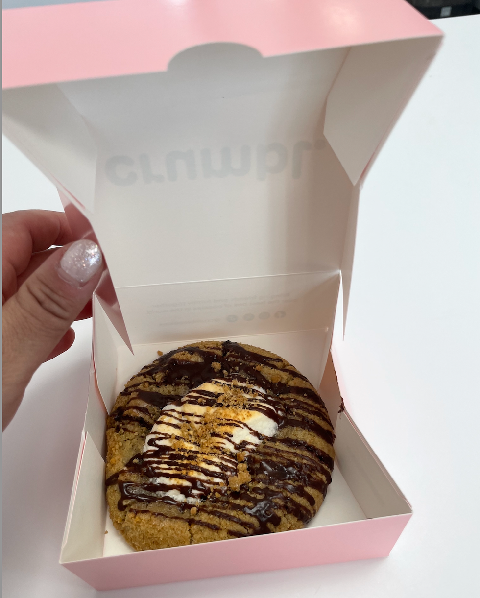 Crumbl Cookie in Chicago.