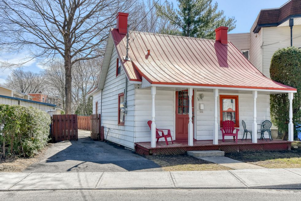 This Adorable Tiny Home For Sale In Boucherville Is 349,000 MTL Blog
