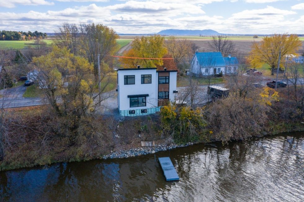 This Tiny House In SaintHyacinthe Is For Sale For 349,900 MTL Blog