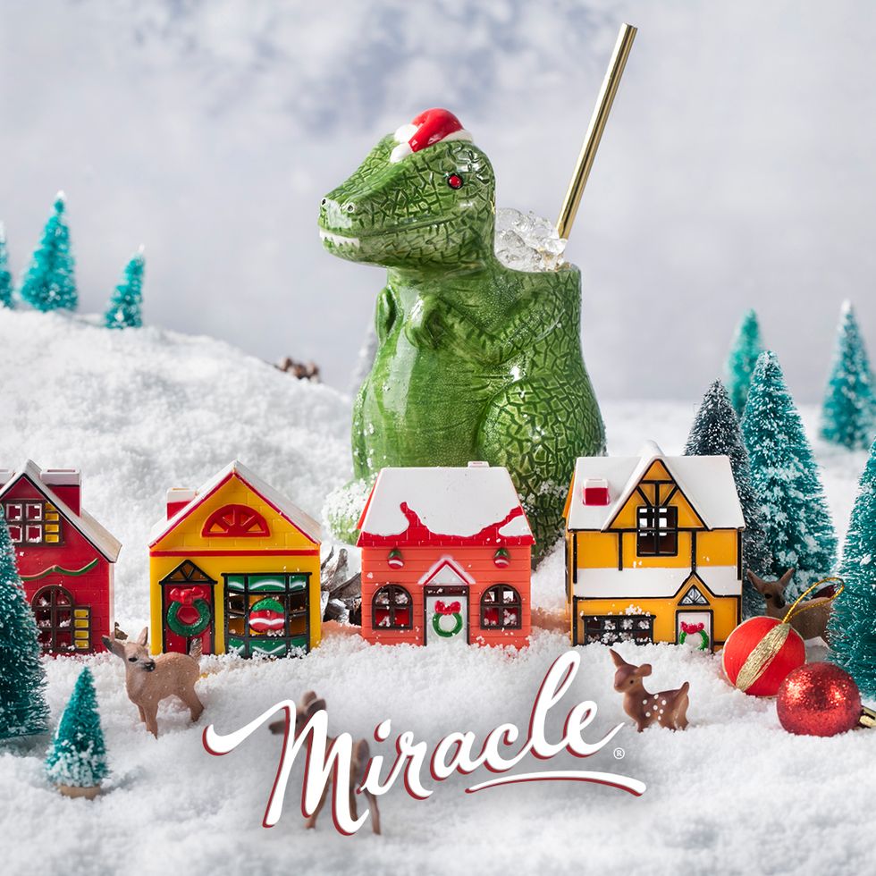 Montreal's Christmas Themed Pop-Up Bar Is Opening This Month & We