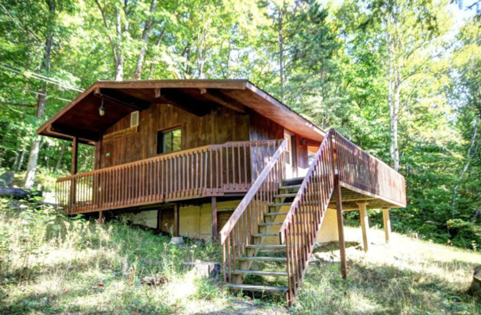 10 Cheap Quebec Airbnb Chalets With Stunning Views To Rent Right Now