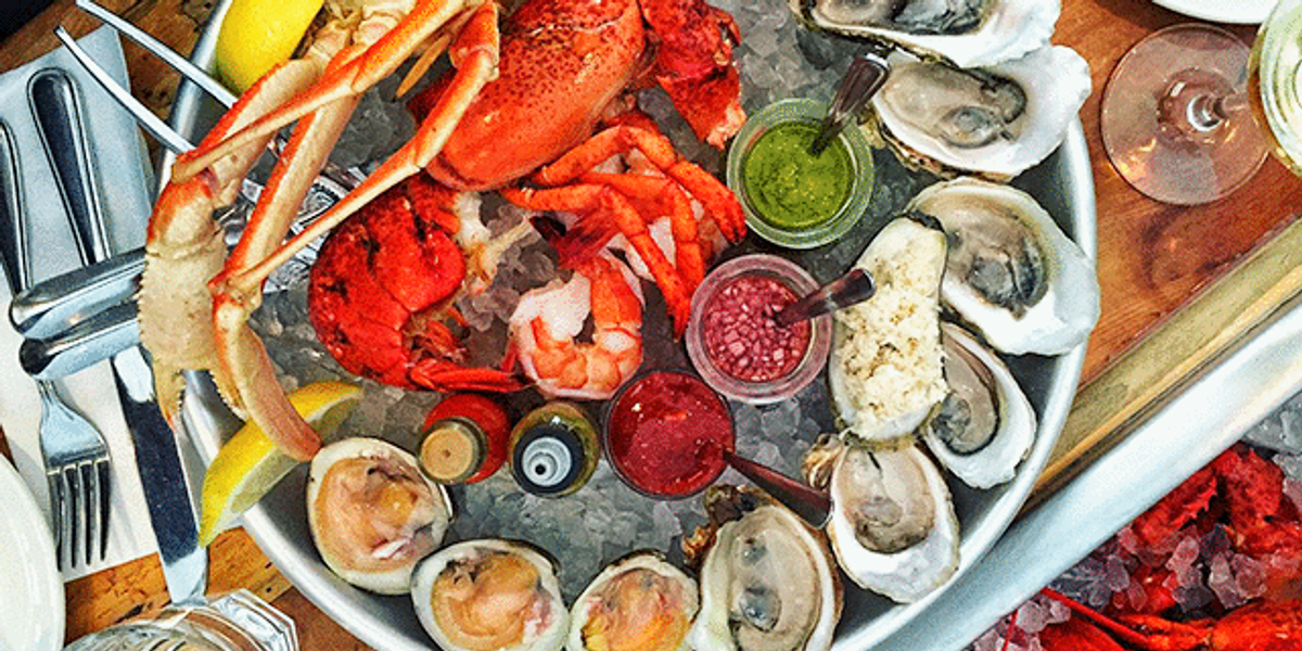 15 Montreal Seafood Restaurants You Need To Go To ASAP That Will Blow