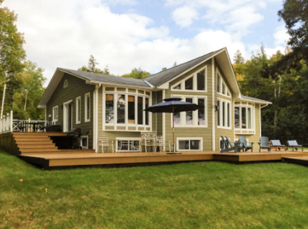 Cheap Waterfront Cottages For Rent In Quebec Will Blow Your Mind MTL Blog