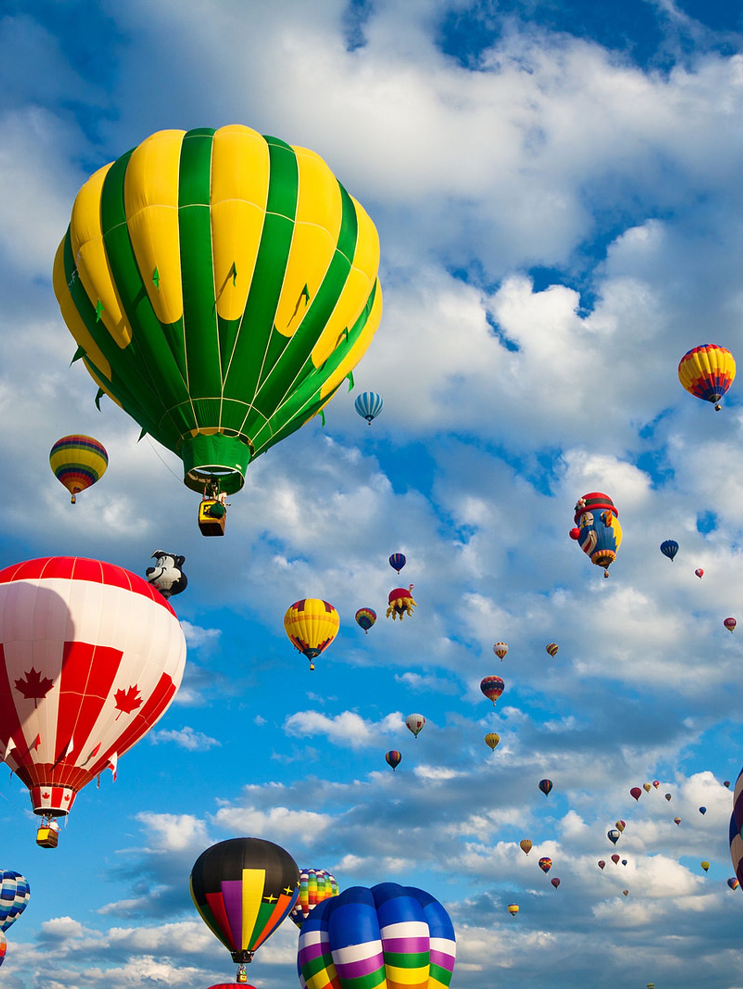 5 Things To Do At Montreal’s 2015 International Hot Air Balloon