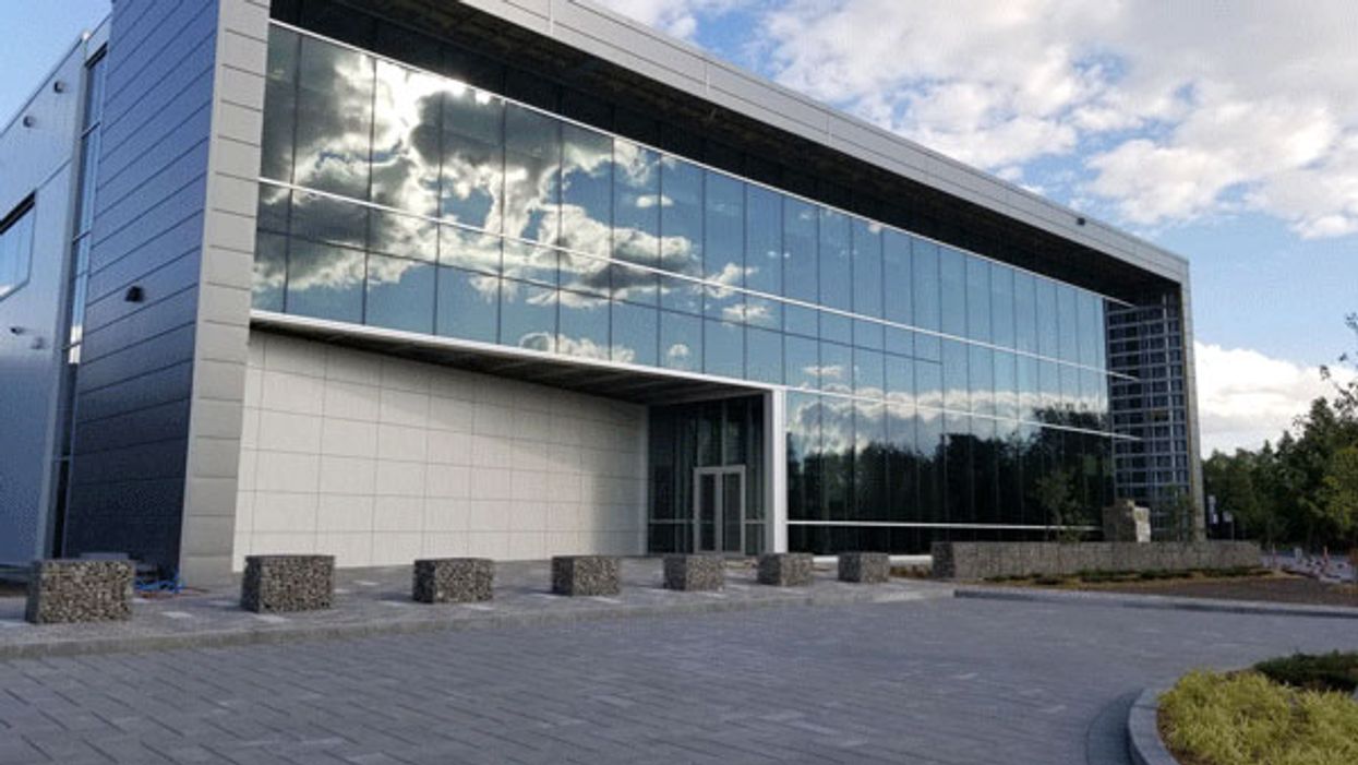 Canada Just Built Its 1st Lab For Producing COVID-19 Vaccines & It's In Montreal