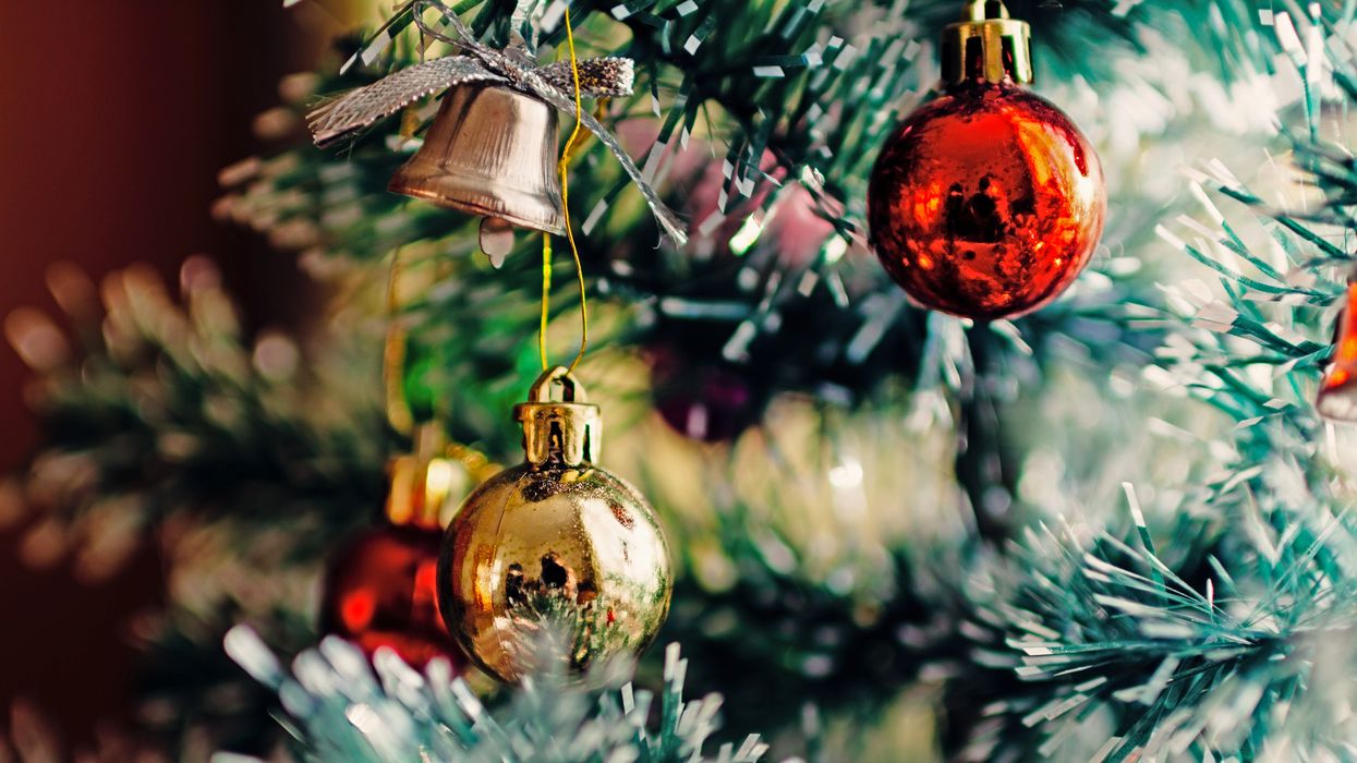 Here Are The Quebec Regions That Are Still Permitted To Have Christmas Gatherings