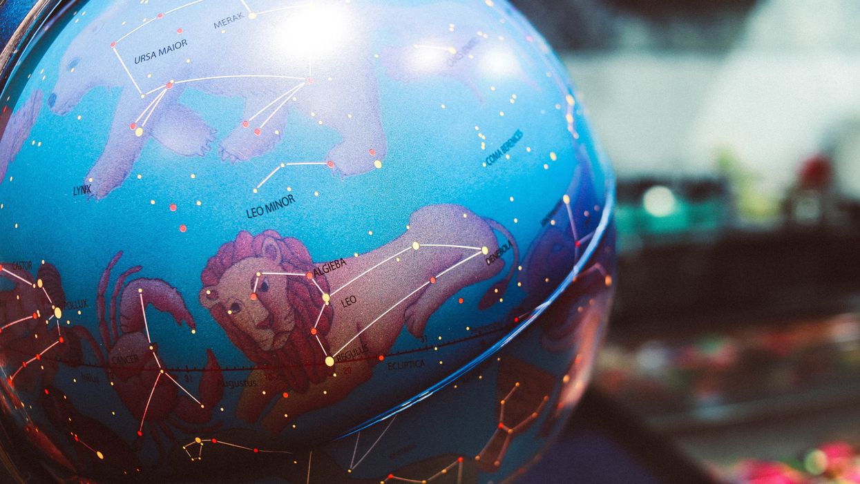 A Montreal Astrologist Shared What We Need To Know About Signs, Mercury Retrograde & 2020