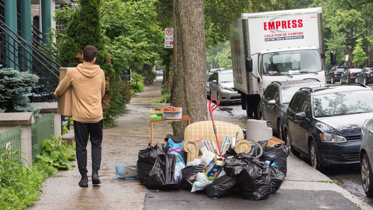 Quebecers Are Being Warned To Watch Out For Surprise "COVID-19 Fees" On Moving Day