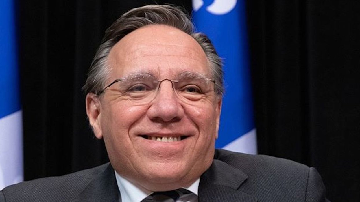 Quebec Will Pay You $760/Week To Train To Be A CHSLD Attendant & Applications Are Now Open