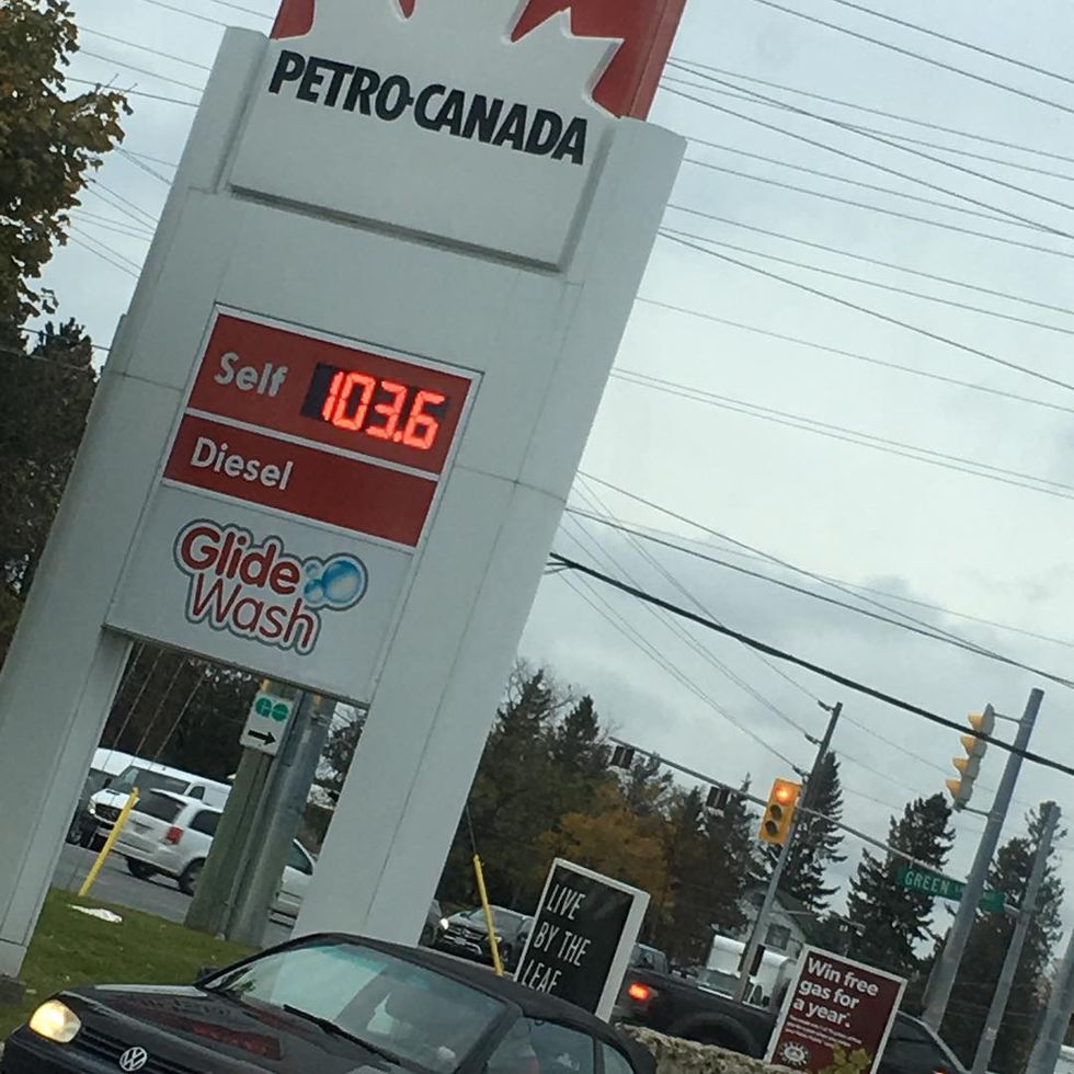 Gas Prices Are Going To Be Super Cheap In Montreal For The Next Few