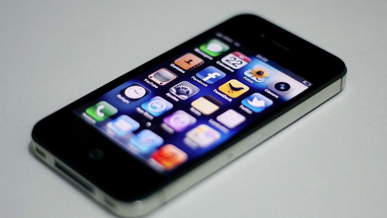 This Montreal Company Wants To Pay You Money For Your Old Smartphone