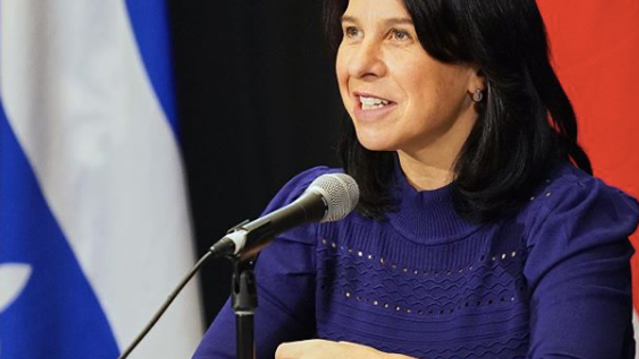 Montreal Retail Stores Can Stay Open Later This Holiday Season, Says Plante