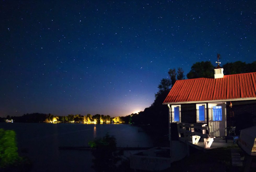 10 Cheap Airbnb Cabins in Quebec with Stunning Views to Rent Right Now