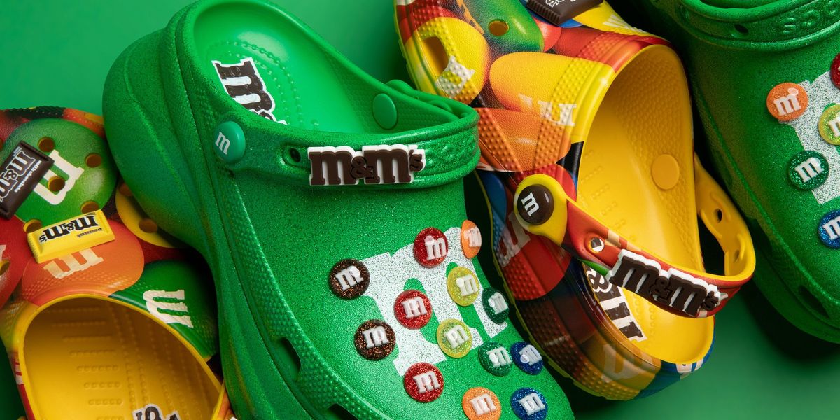 M&M'S dropped an exclusive Crocs collab with 2 shoes and limited-edition charms M&M'S dropped an exclusive Crocs collab with 2 shoes and limited-edition charms