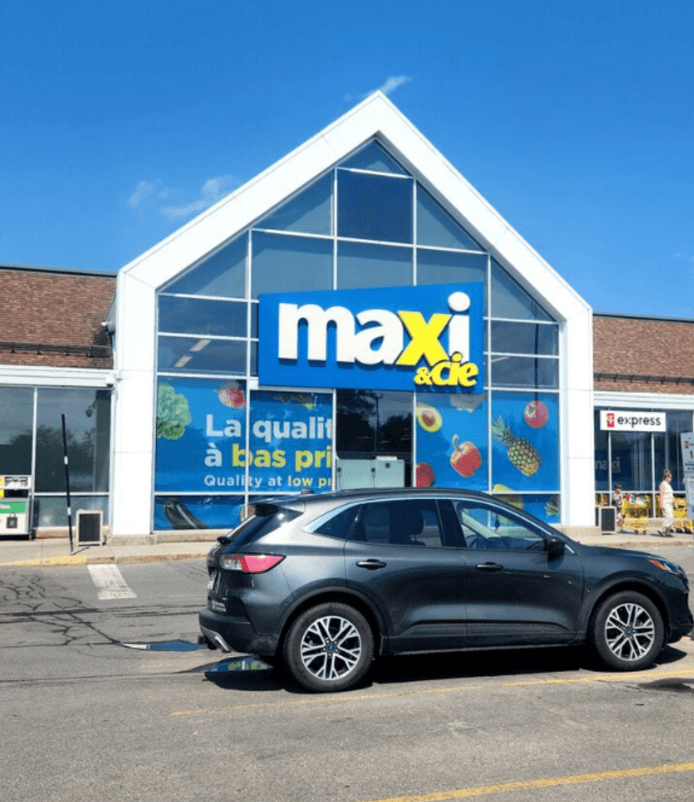 Maxi grocery store.