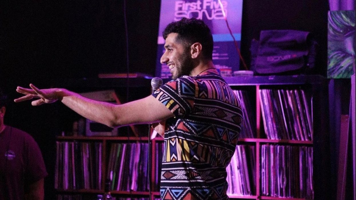 Montreal comedian Andrew Khoury performing a stand-up comedy set at a Kickback show.