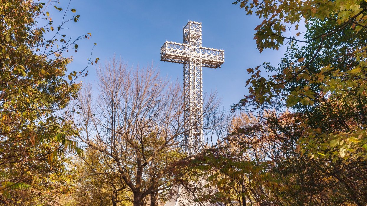 Montreal Mont-Royal Cross with fall foliage colours