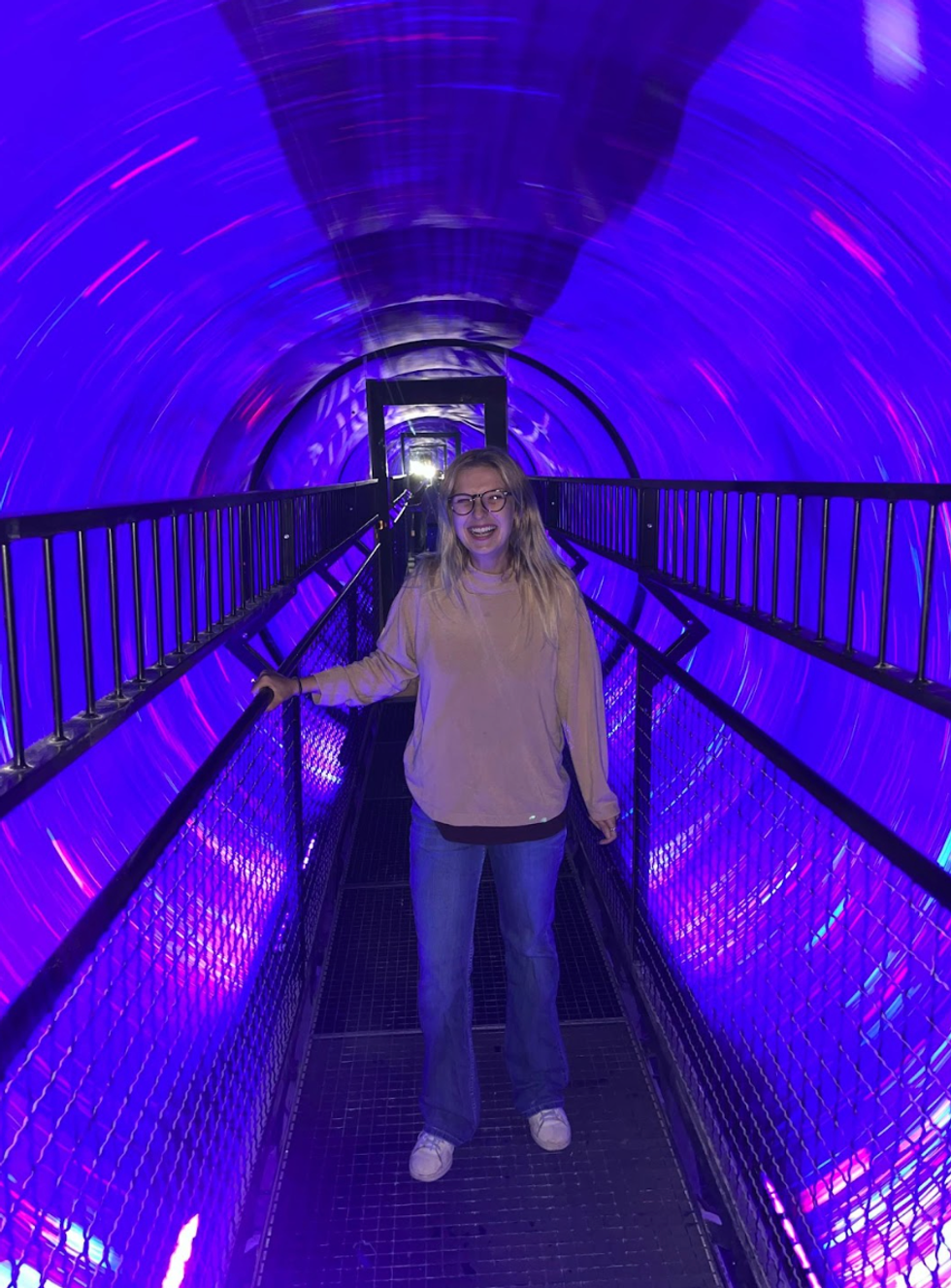 Narcity Quebec's Ma\u00eflys Kerhoas stands in the vortex.