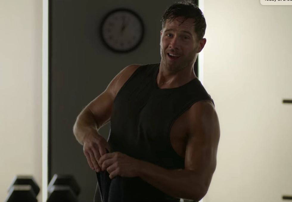 Netflix's New Christmas Rom-Com 'Single All The Way' Was Filmed In These Montreal Spots