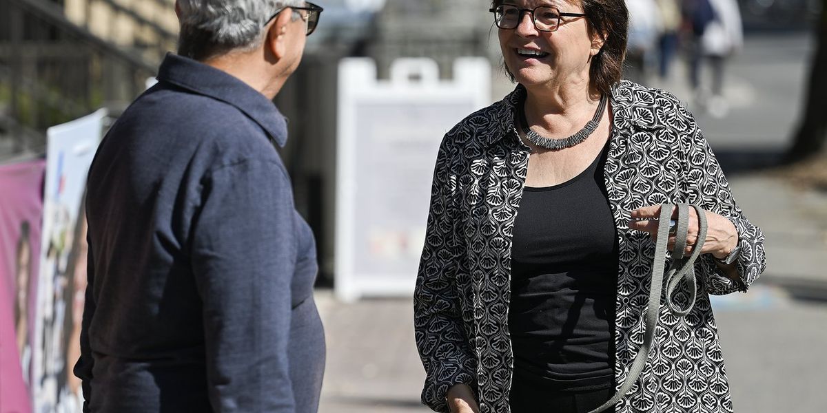 Women 60 and over vastly outnumbered by men on Quebec’s campaign trail Women 60 and over vastly outnumbered by men on Quebec’s campaign trail