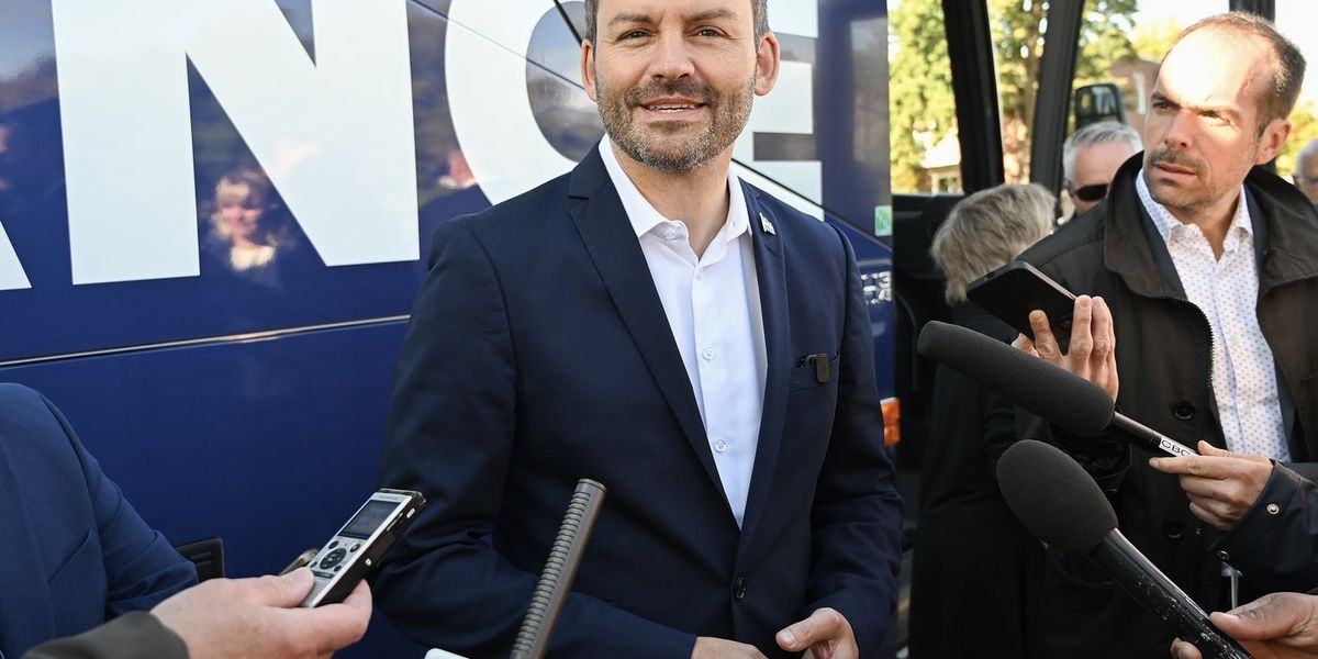 CPNewsAlert: PQ Leader Paul St-Pierre Plamondon projected to win riding CPNewsAlert: PQ Leader Paul St-Pierre Plamondon projected to win riding