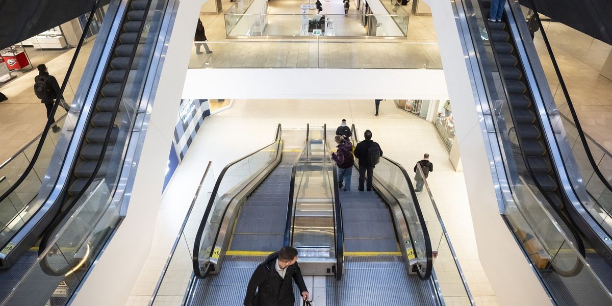 Here’s why some Montrealers aren’t happy about Quebec’s new retail hours Here’s why some Montrealers aren’t happy about Quebec’s new retail hours