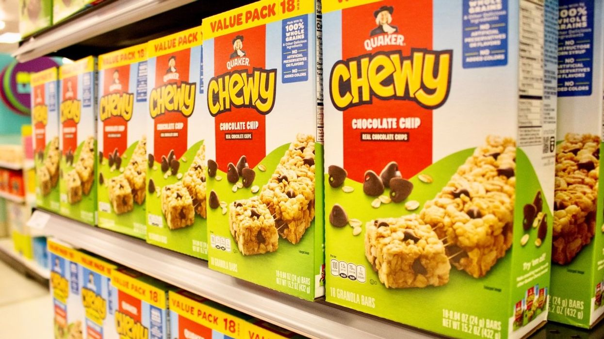 Quaker Chewy Chocolate Chip granola bars on the shelf at a Canadian grocery store.