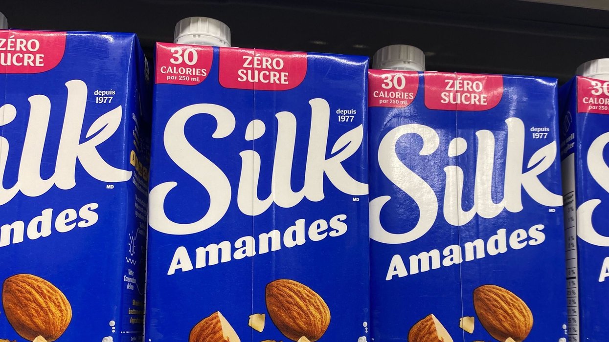 Silk almond milk