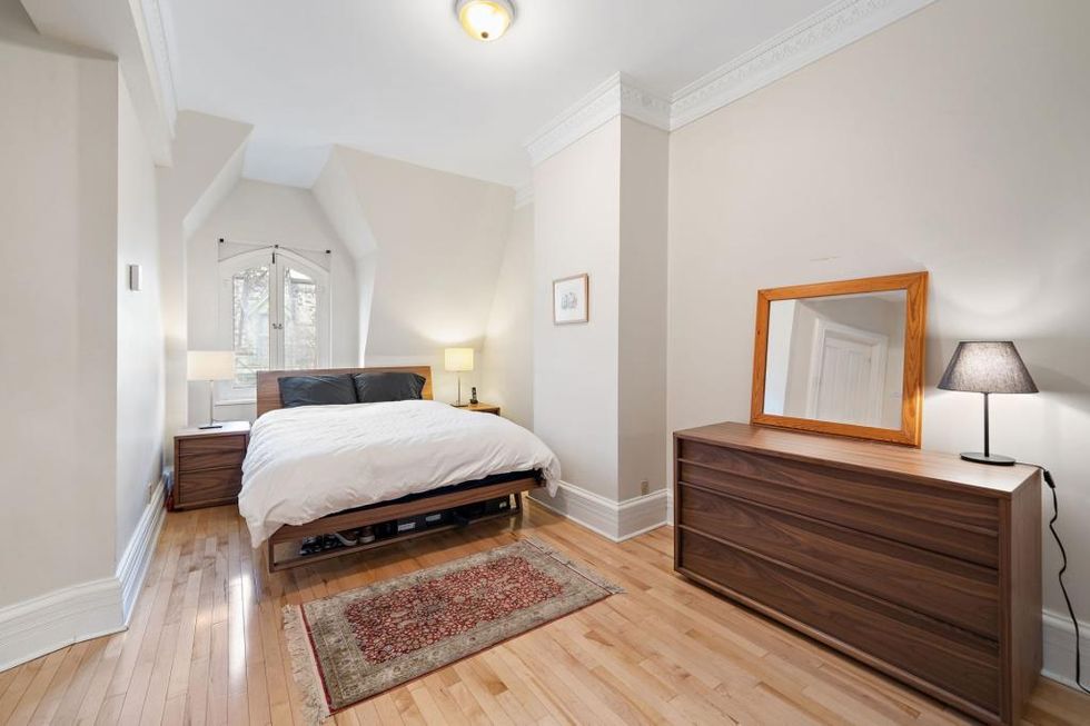 The 1828, rue Tupper primary bedroom.