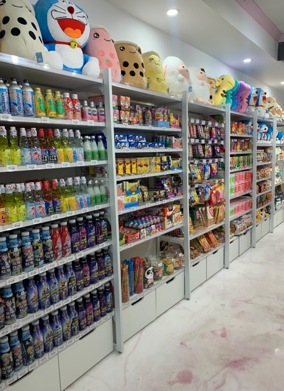 The inside of Kumiz Caf\u00e9 Boutique.