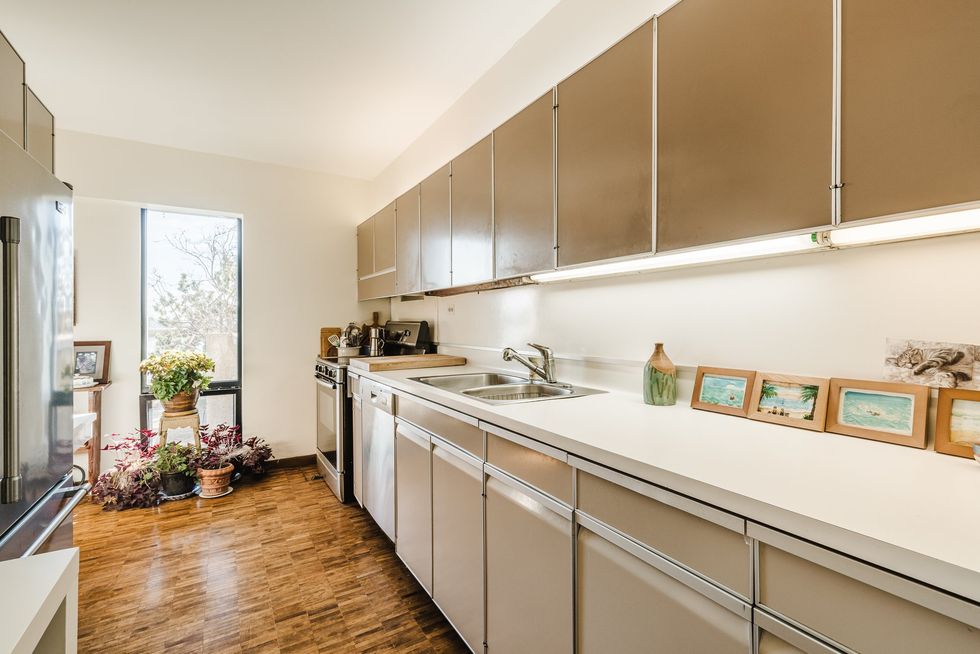 The interior of 2600 Av. Pierre-Dupuy #635, Montreal, QC.