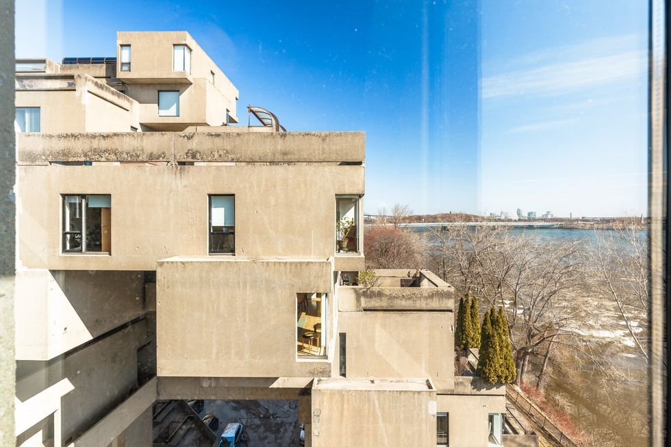 The interior of 2600 Av. Pierre-Dupuy #635, Montreal, QC.