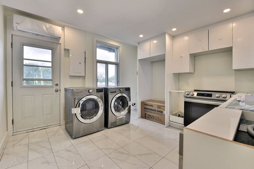 The kitchen in a studio apartment for rent in Hochelaga.