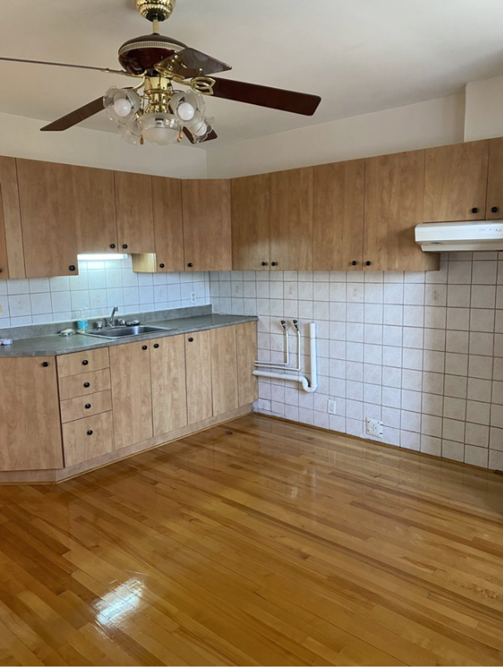 The kitchen space in the apartment.