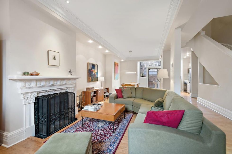 The living room at 1828, rue Tupper.