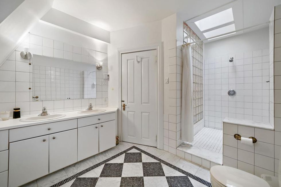 The primary bedroom ensuite bathroom.