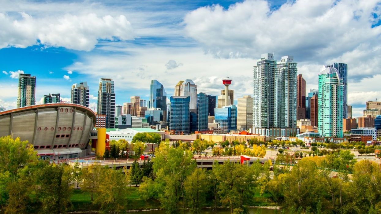 The skyline of a popular Canadian city during the summertime.