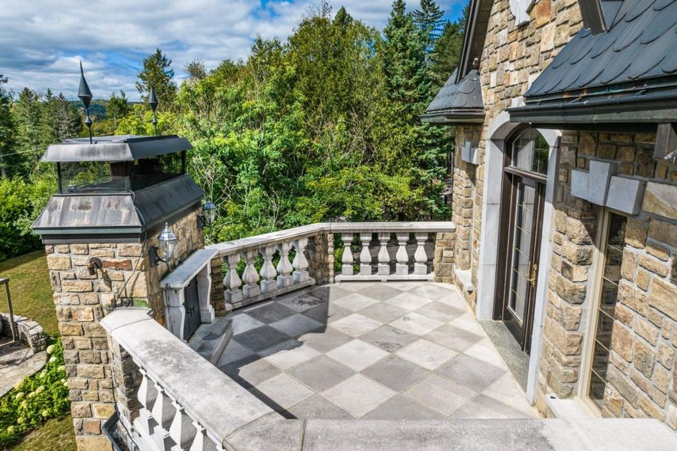 This Quebec Castle Makes Us Want To Say 'F**k It' & Sell Our Soul To The Devil To Buy It