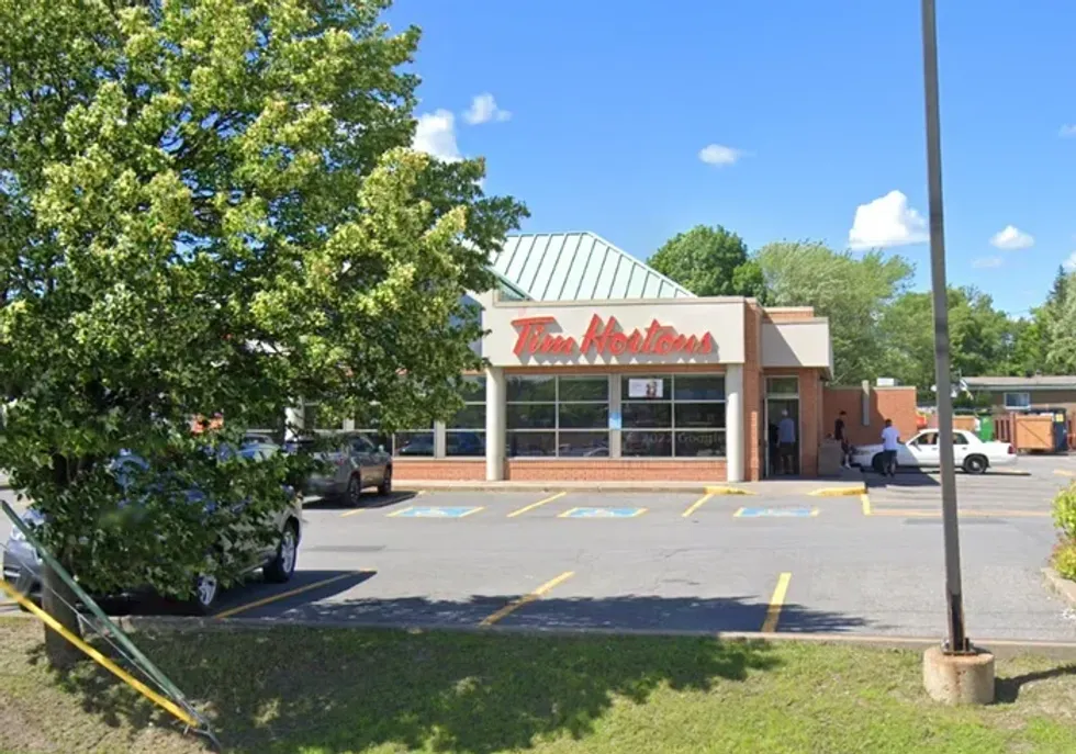 Tim Hortons restaurant on boulevard Anjou in Ch\u00e2teauguay.