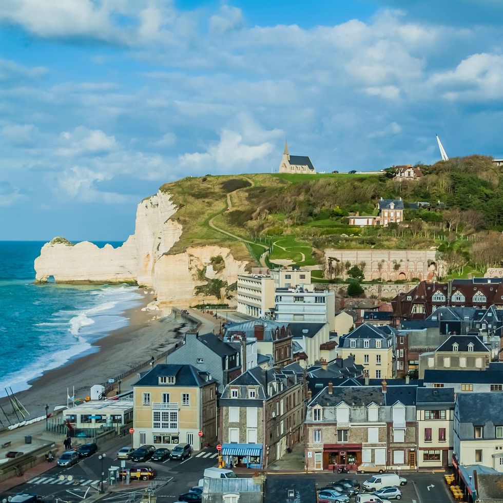 \u200b\u00c9tretat Beach in Normandy.