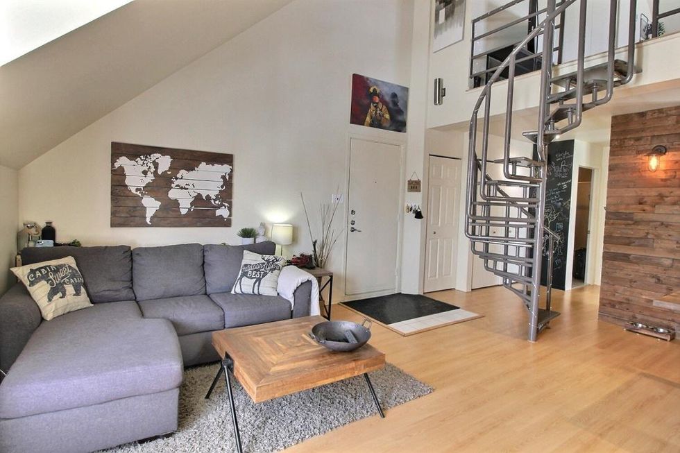 \u200bA loft-style condo for sale in the heart of  \u00cele Perrot