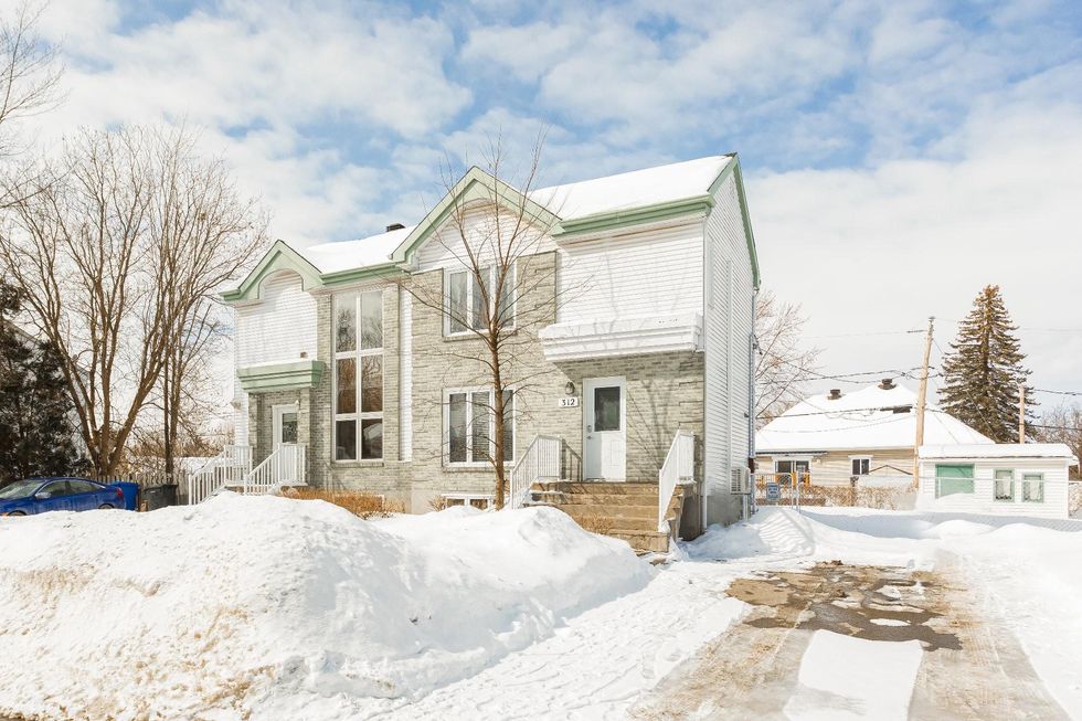 \u200bCottage for sale on \u00cele-Perrot