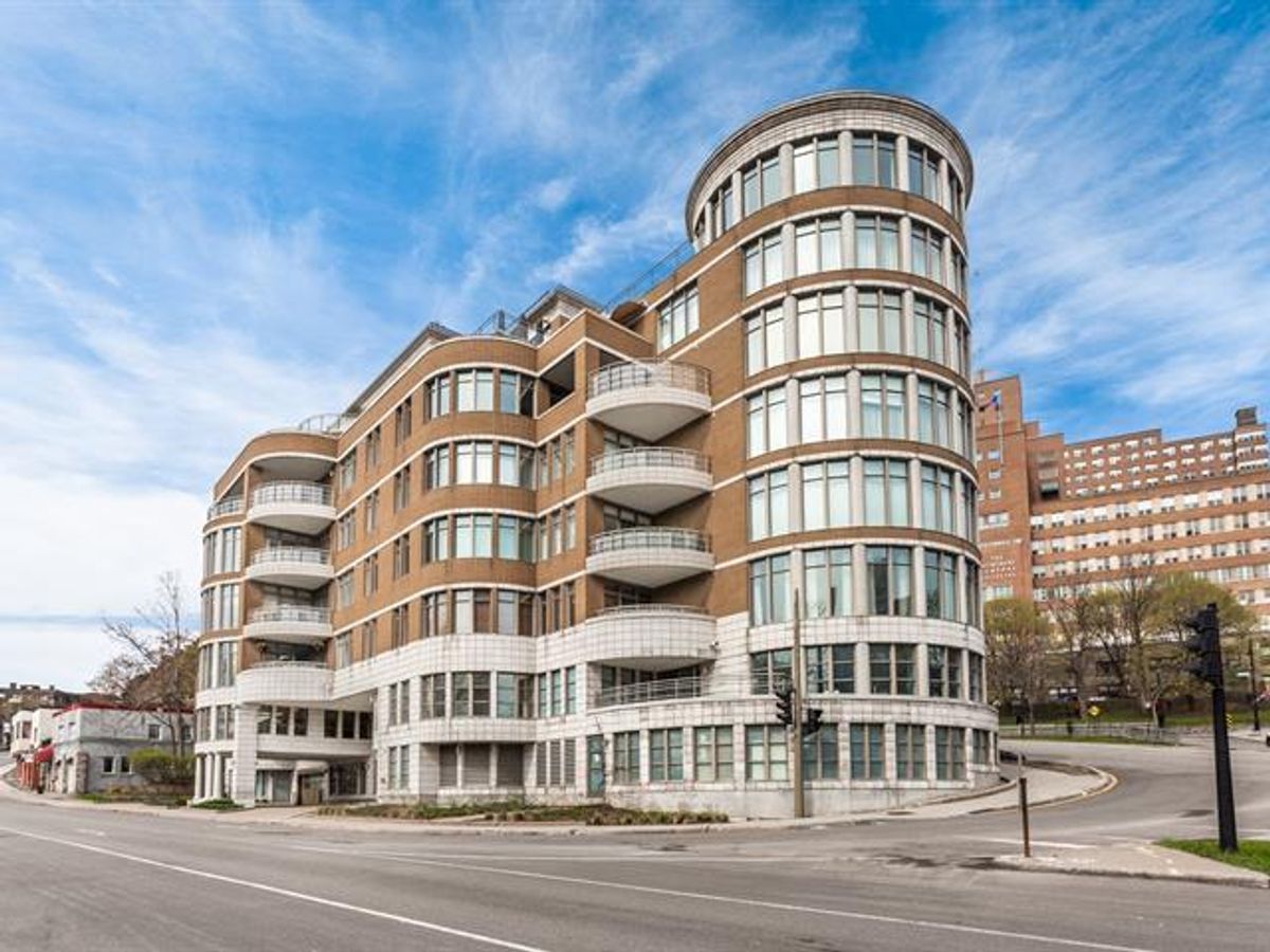 Royal Penfield Penthouse MTL Blog